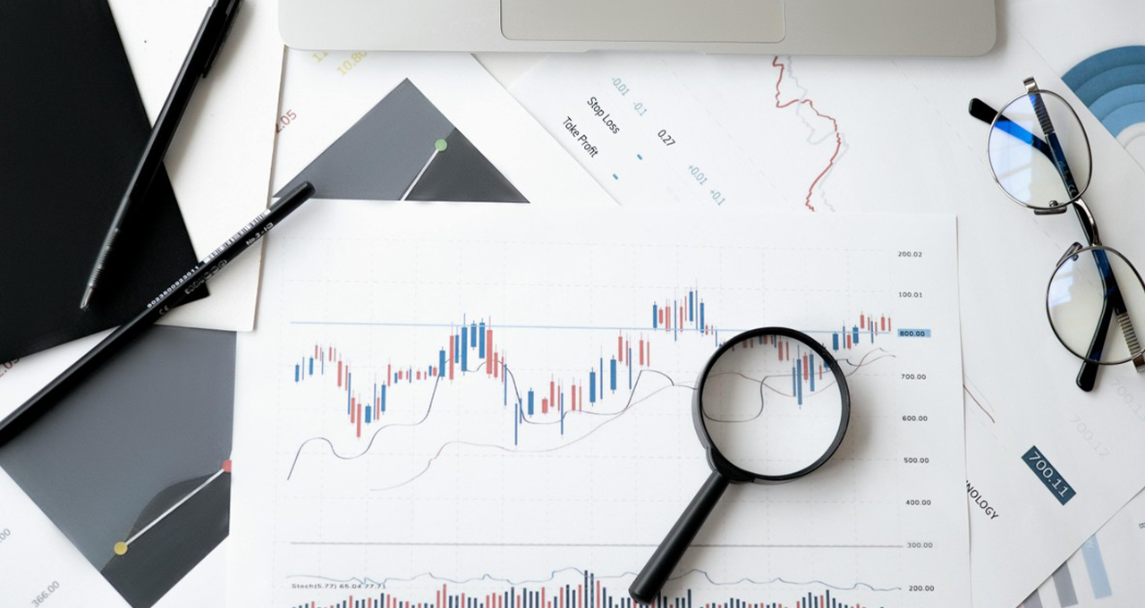 Copom prefere Selic alinhada ao Focus e alerta inflação só converge à meta em 2028