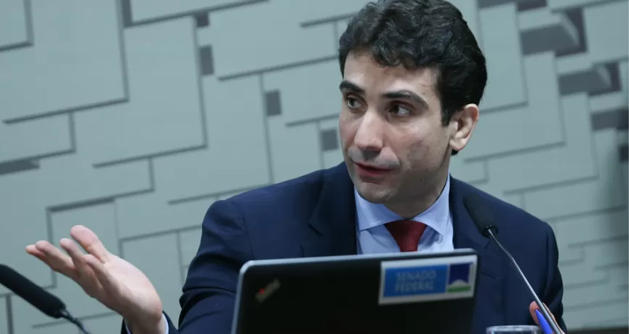 Galípolo admite excesso de informação no comunicado do Copom e abre debate sobre transparência do BC