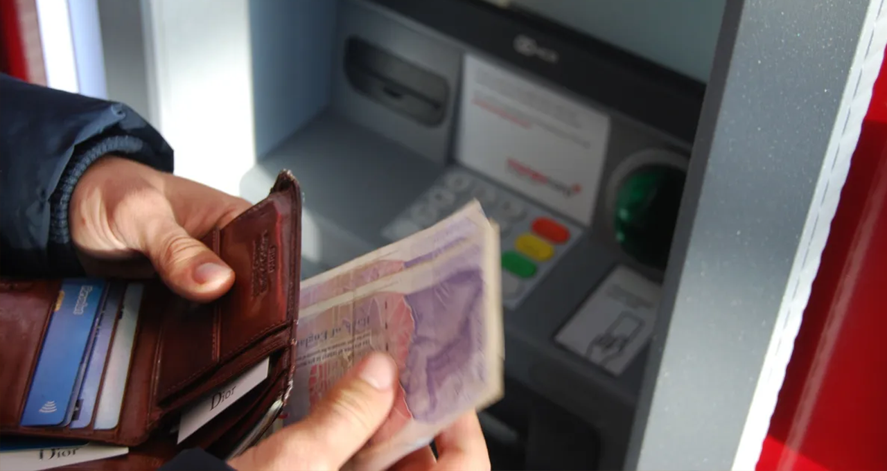 Saldo de crédito no país chega a R$ 7,4 trilhões em julho e sobe 9,5% em 12 meses
