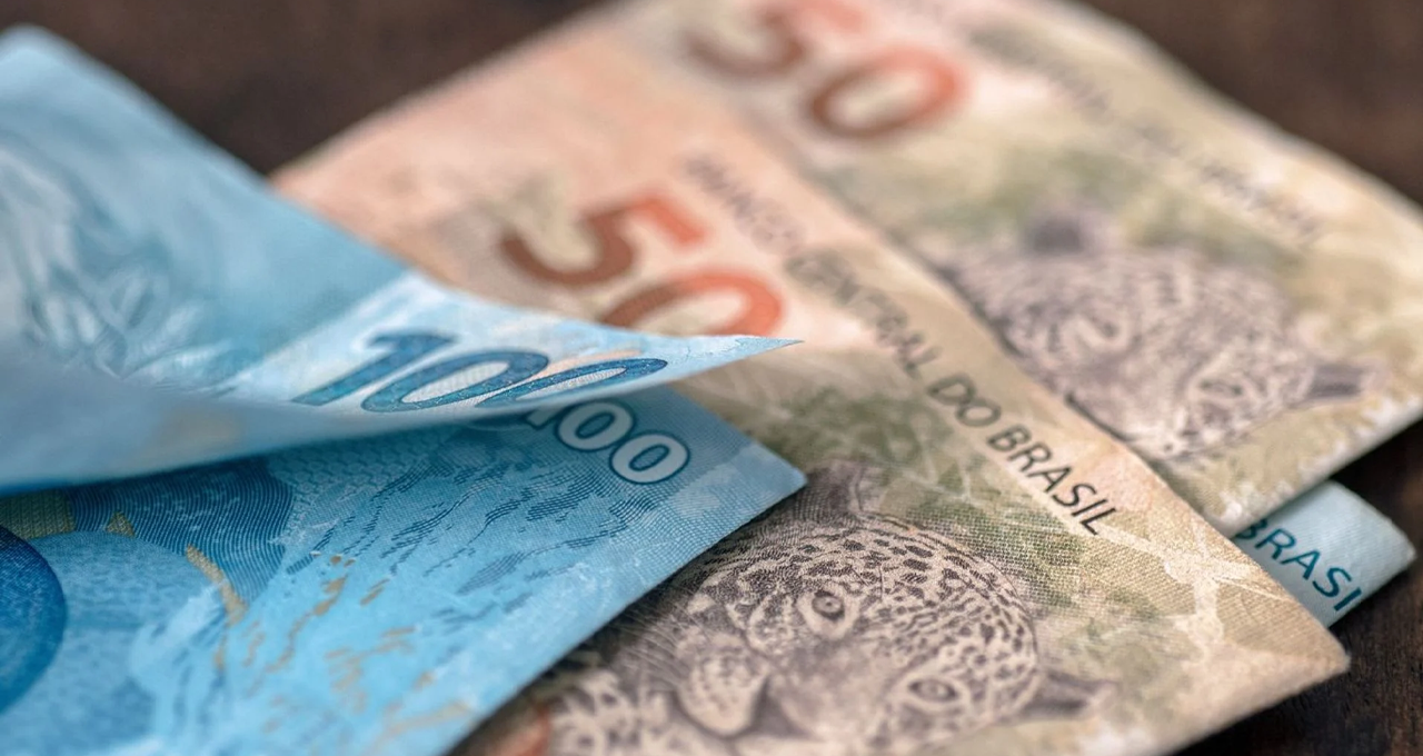 Endividamento de 82% das famílias pode travar consumo e crédito no Brasil