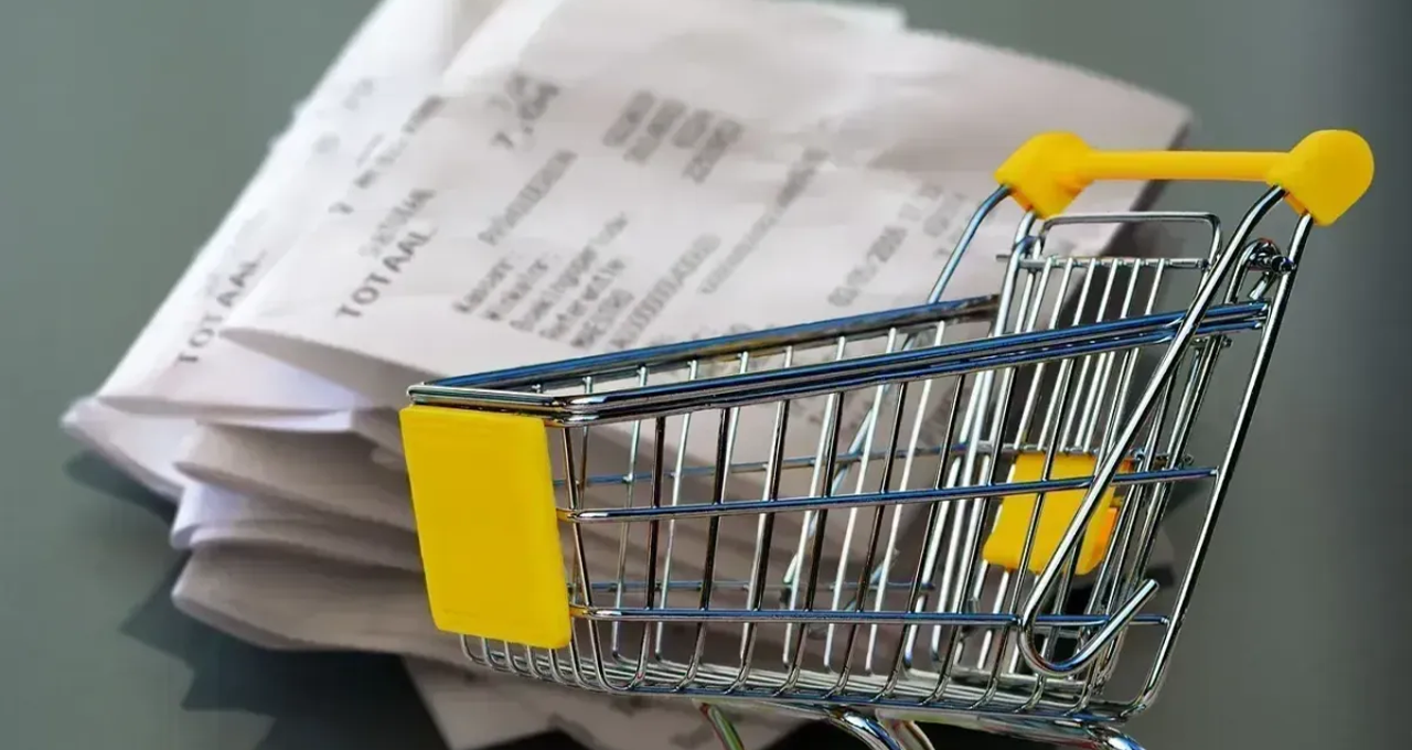 Varejo fecha 1,1 mil lojas desde 2022 e expõe risco em carteiras de crédito
