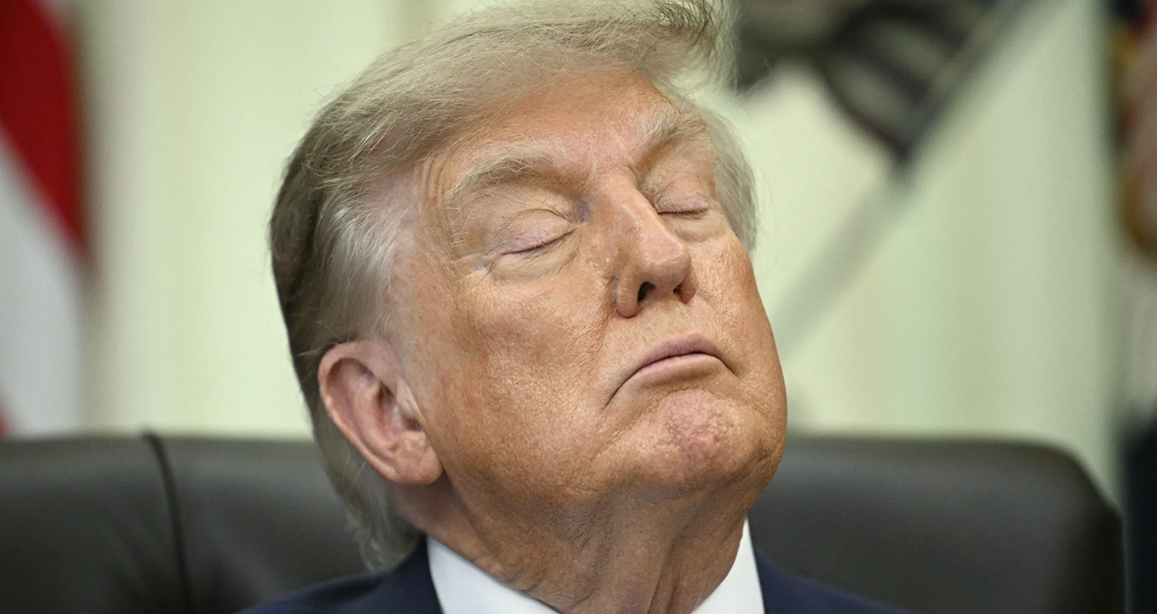 Trump diz acompanhar "muito de perto" eleição no Brasil e amplia atenção do mercado